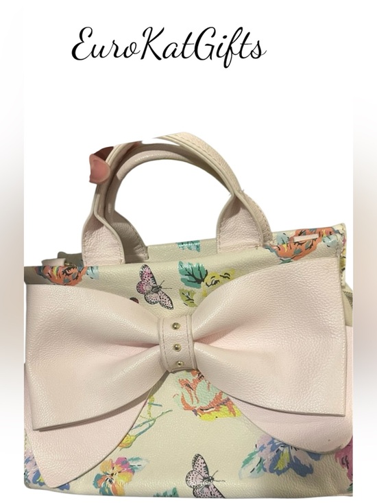 Betsey Johnson Handbags - Betsey Johnson Pink Floral Bow Crossbody Bag Like new